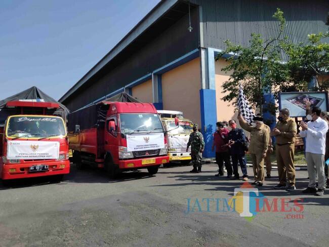 Kemensos Salurkan Bantuan 2.001 Ton Beras ke Kabupaten Malang