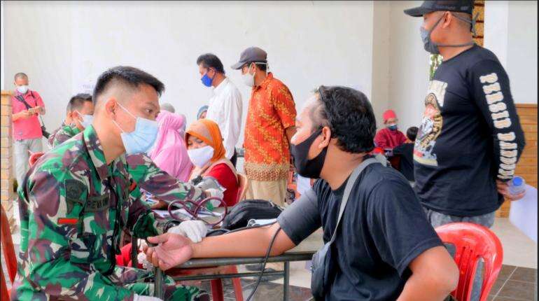 Gaet TNI-Polri, Jababeka Vaksinasi 2.000 Masyarakat Pandeglang
