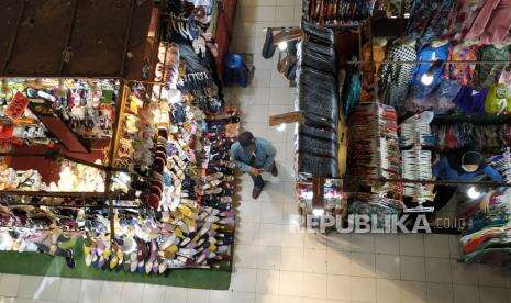 Pasar Baru Bandung Masih Sepi Pengunjung