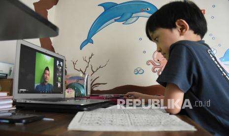 Tips Agar Anak tidak Bosan Belajar Daring