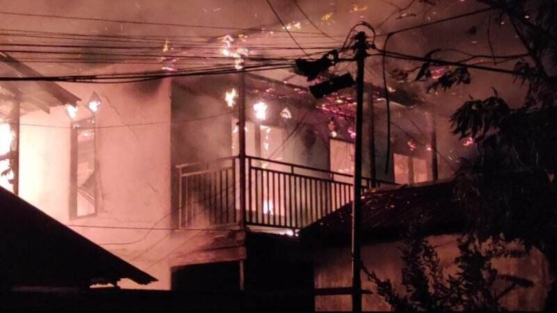 Tiga Rumah Hangus Terbakar di Karang Anyar Balikpapan, Pemadaman Terkendala Kerumunan