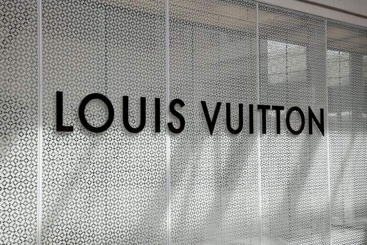 Tuai Hujatan, DPRD Kota Tangerang Batal Bikin Baju Dinas Louis Vuitton