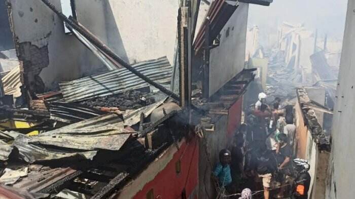 Kebakaran di Tamalate, Puluhan Rumah Hangus Terbakar