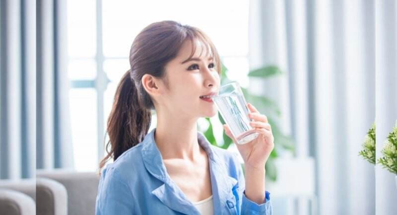 Waspadai Bahaya Overhidrasi Akibat Minum Air Berlebihan