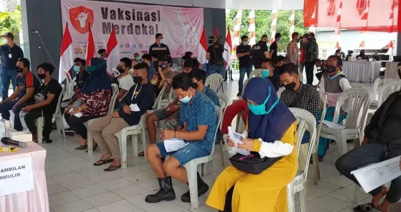 Para Nelayan Antusias Ikut Vaksinasi Merdeka di Rusun Budha Tzu Chi