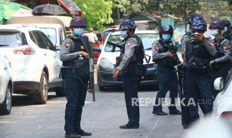 Hindari Polisi, Warga Myanmar Tewas Usai Lompat dari Gedung