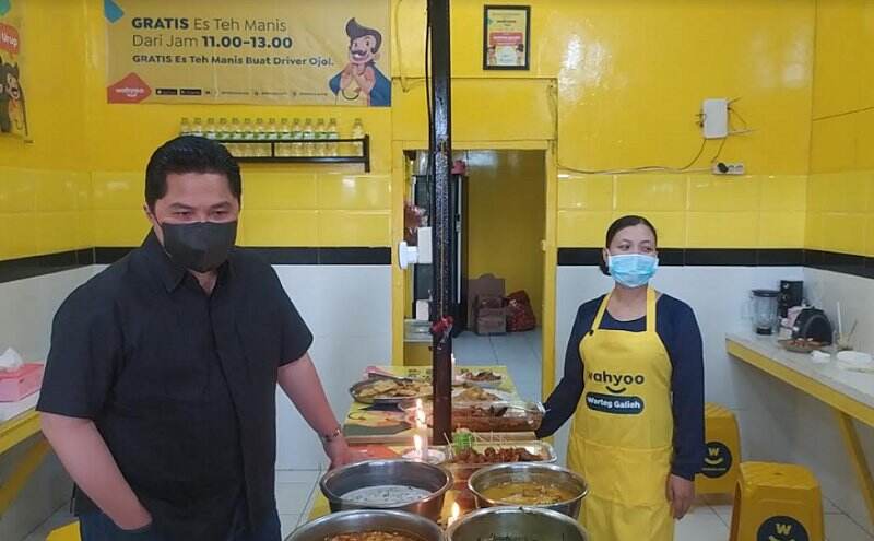 Makan di Warteg, Erick Thohir Sebut Ujung Tombak Ekonomi Bukan Hanya Konglomerat