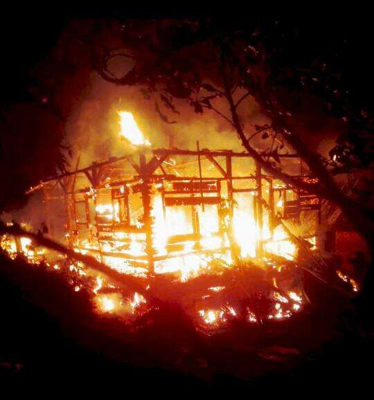 Rumah Warga Sobang Lebak Ludes Terbakar saat Malam Hari; Pemdes Galang Dana