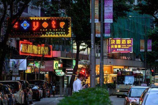 China Larang Lagu Karaoke dengan `Konten Ilegal` Mengancam Persatuan