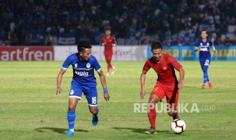 Persib Kemungkinan Pinjamkan Lagi Gian Zola ke Persela