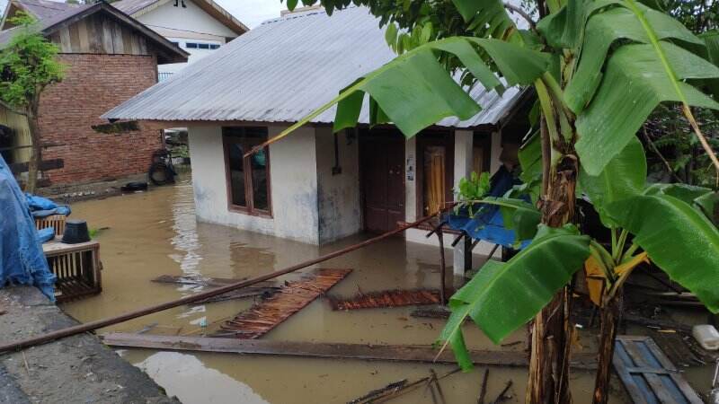 Banjir Melanda Sejumlah Wilayah Aceh Besar dan Aceh Jaya, Ratusan Warga Mengungsi