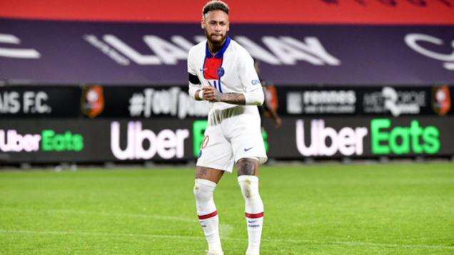 4 Transfer Pemain yang Paling Bersejarah di Dunia Sepak Bola