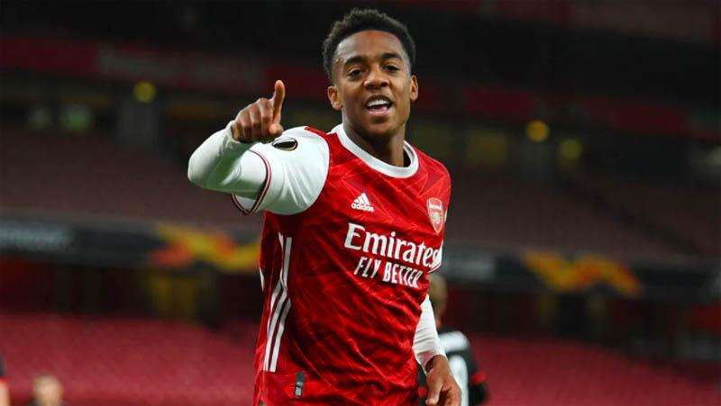 Rio Ferdinand Heran Arsenal Jual Joe Willock ke Newcastle