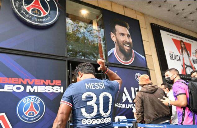 Pendukung PSG Menggila, Borong 150 Ribu Jersey Lionel Messi
