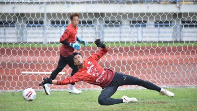Trauma, Kiper Persib Bakal Gunakan Topeng Pelindung saat Berlatih