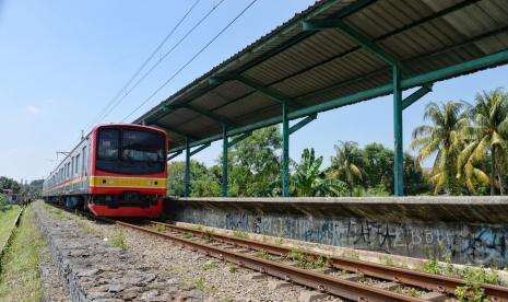Menhub Pastikan Reaktivasi Stasiun KRL Pondok Rajeg Berjalan