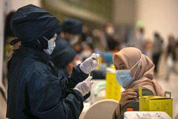 Kemensos Jamin Warga Tak Punya NIK Tetap Disuntik Vaksin