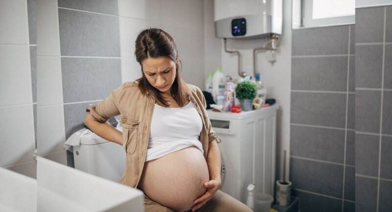 Keluar Flek Coklat saat Hamil? Ketahui Penyebabnya Mom