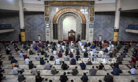 Penjelasan Bahtsul Masail NU Soal Sholat Jumat Bergelombang
