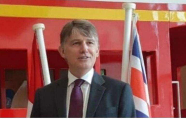 Dubes Inggris Owen Jenkins, Happy Negaranya Disukai Pelajar Indonesia