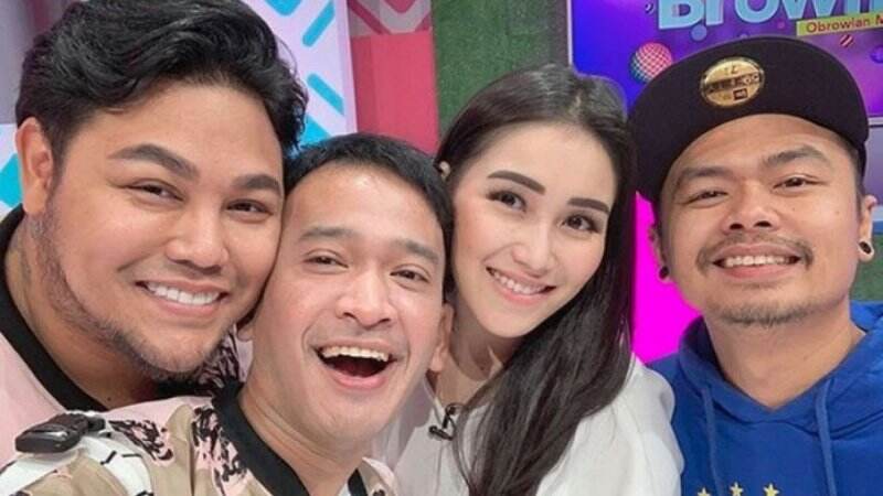 Wendy Cagur Beberkan Kelakuan Ayu Ting Ting, Akui Kerap Terganggu dengan Perilaku Ini: Rame Banget, Berisik!
