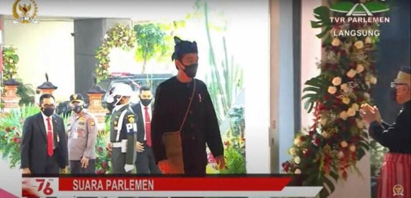 Hadiri Sidang Tahunan MPR 2021, Jokowi Pakai Baju Adat Badui