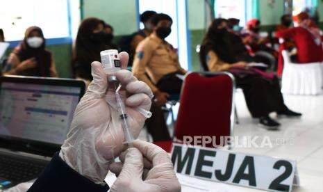 Kunjungi Jatim, Erick Dorong Percepatan Vaksinasi dan UMKM