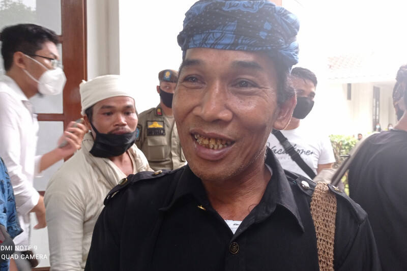 Bangganya Tetua Adat Presiden Jokowi Pakai Busana Badui