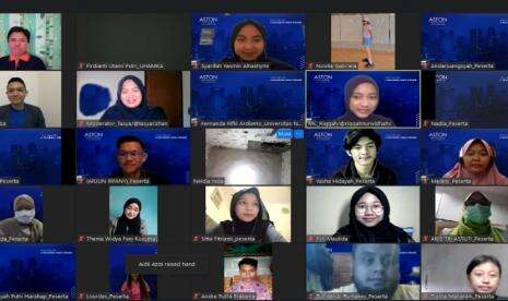 Peringati Hari Remaja, Aston Gelar Seminar Public Speaking