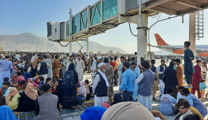 Chaos Merembet ke Bandara, Kerumunan Lukai dan Tewaskan Sejumlah Orang