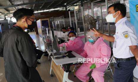 Perluas Kawasan Wajib Vaksinasi, Yogya Siapkan Gelang Vaksin