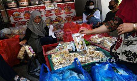 Kejati DKI Borong 1.000 Paket Produk UMKM di Jakarta Selatan