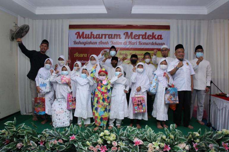 Jelang HUT RI Ke-76, Media Amal Islami Berikan Santunan Untuk Dhuafa dan Anak Yatim