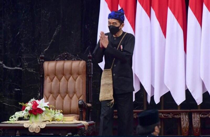 Sampaikan Pidato Kenegaraan di Gedung Nusantara, Presiden Jokowi Berbaju Adat Baduy