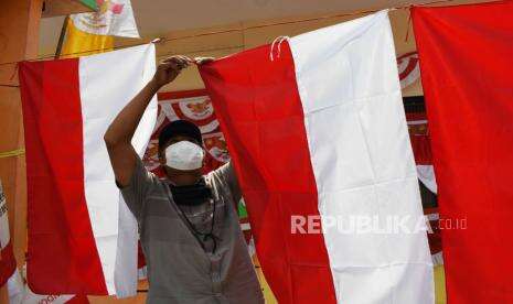 Pedagang Bendera Musiman Kehilangan Pendapatan 50 Persen