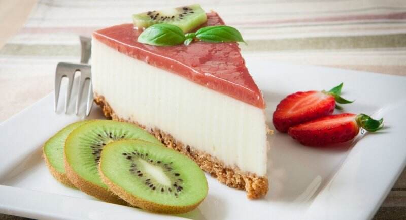 Resep Strawberry Cheesecake, No Mixer Mom