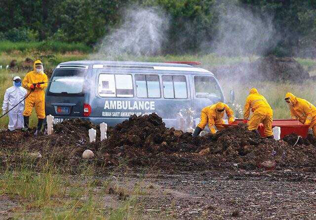 Epidemiolog : Kematian Akibat Covid-19 di Desa Masih Tinggi