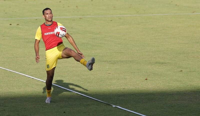 Striker Persebaya dari Brasil Buru Gelar Top Scorer