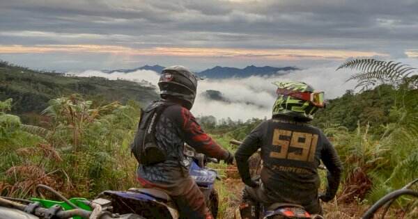 Komunitas No Road No Problem Jajal Puncak Bawakaraeng dengan Yamaha WR 155