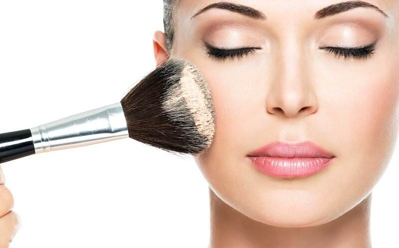 Tanpa Sunscreen, Apakah Cukup Pakai Makeup dengan SPF Saja?