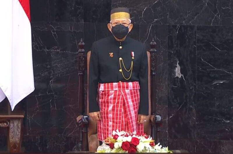 Pakai Busana Suku Mandar, Wapres Maruf Amin: Pria Harus Gesit dan Cekatan
