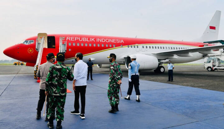 Jokowi Temui Penerbang yang Beratraksi saat HUT ke-76 Kemerdekaan RI
