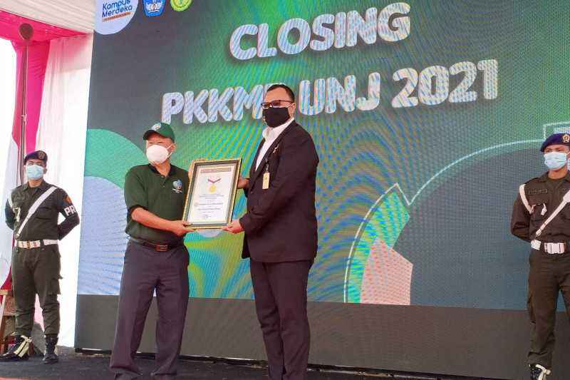 Keren Kreatif di Tengah Wabah, UNJ Raih Rekor MURI Pada Penutupan PKKMB 2021