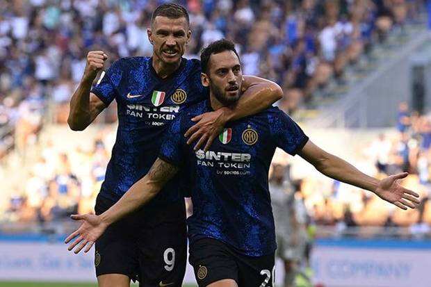 Dzeko-Calhanoglu Bikin Debut Gol, Simone Inzaghi Mantap dengan Formasi 3-5-1-1