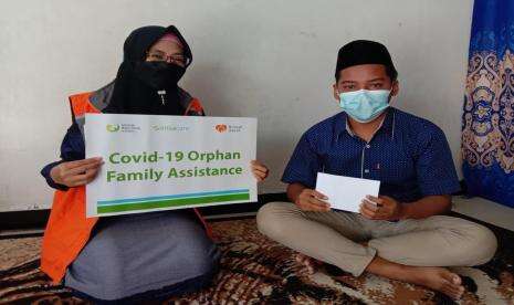 Bersama Rumah Zakat, IMSA Berikan Beasiswa Pendidikan Yatim