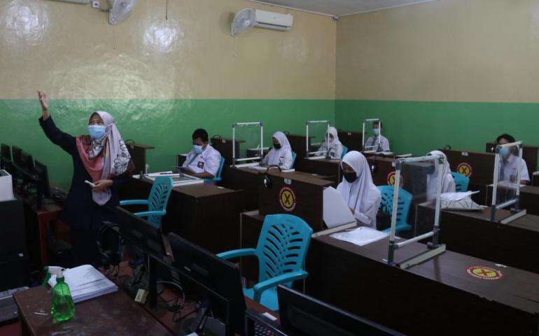 Dukung PTM, DKI Operasikan 70 Bus Sekolah Ingat, Siswa Nggak Boleh Ngobrol, Makan Dan Minum