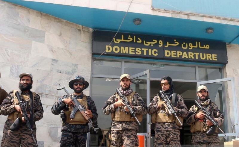 Pasukan AS Tinggalkan Afghanistan, Pendukung Taliban Arak Peti Mati Berbendara Amerika