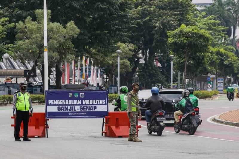 Semua Kendaraan Pelat Hitam Kena Gage, Hanya Jenis Ini Dikecualikan