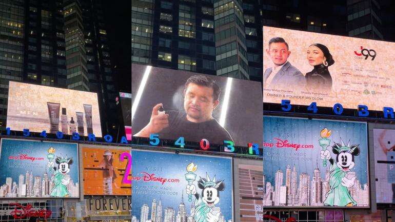 Akbar Rais Berasa Mimpi Wajahnya Mejeng Di New York Times Square