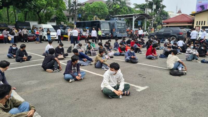 Anak Jakarta Jauh-jauh ke Tangerang Kompakan Buat Tawuran; Bawa Senjata Tajam Pula